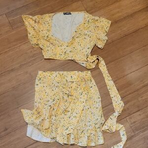 Chic Yellow Floral Set